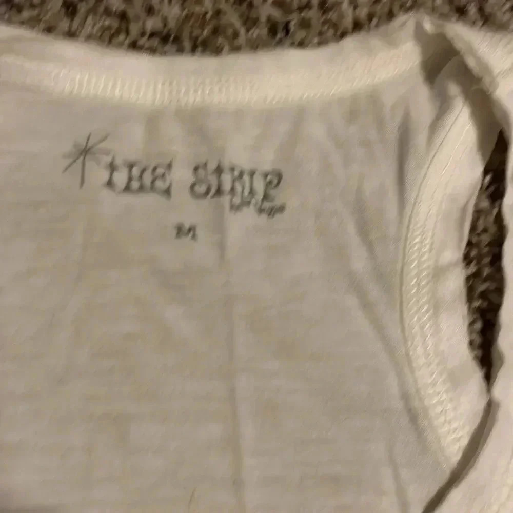 Tank top size medium - Picture 3 of 3